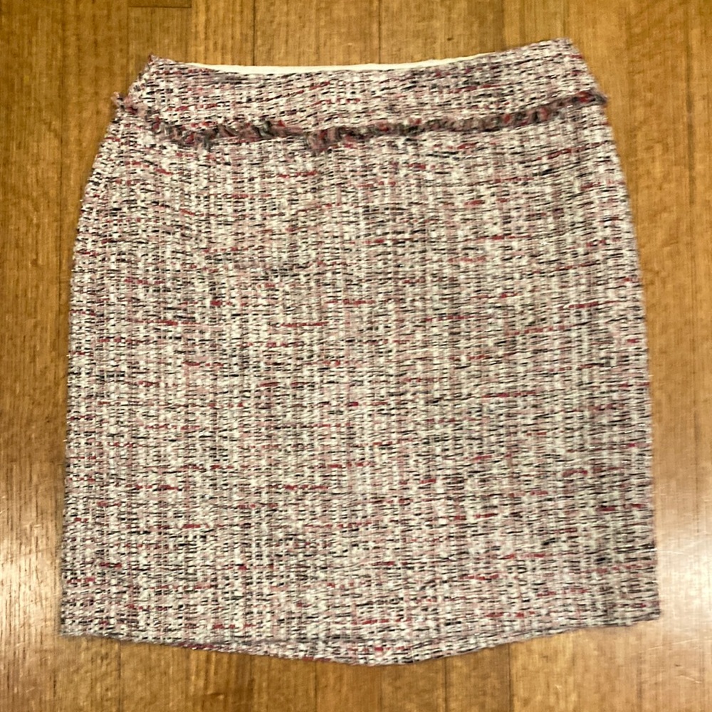 White House Black Market NWT Pink and White Skirt Size 10